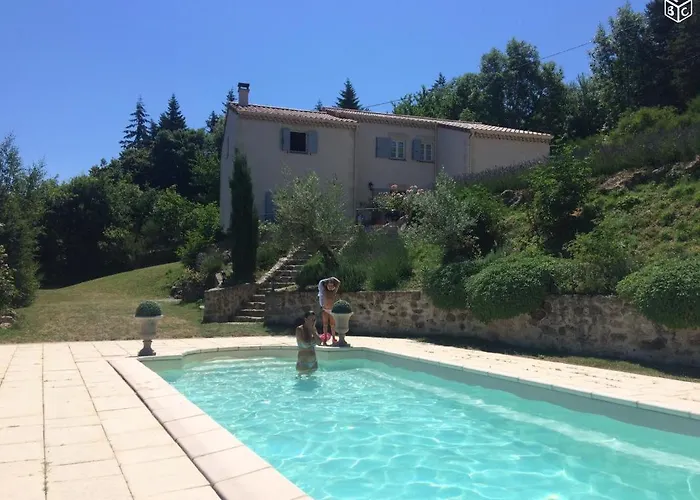 La Bastide Piscine Et Jacuzzi بيت للعطل