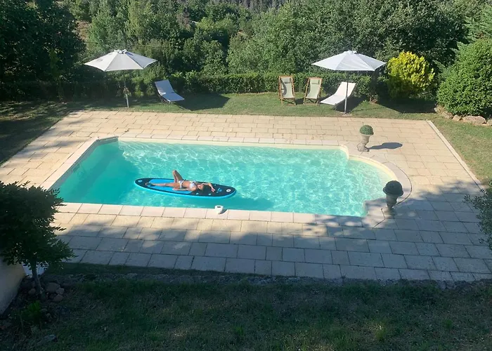 La Bastide Piscine Et Jacuzzi * Silhac